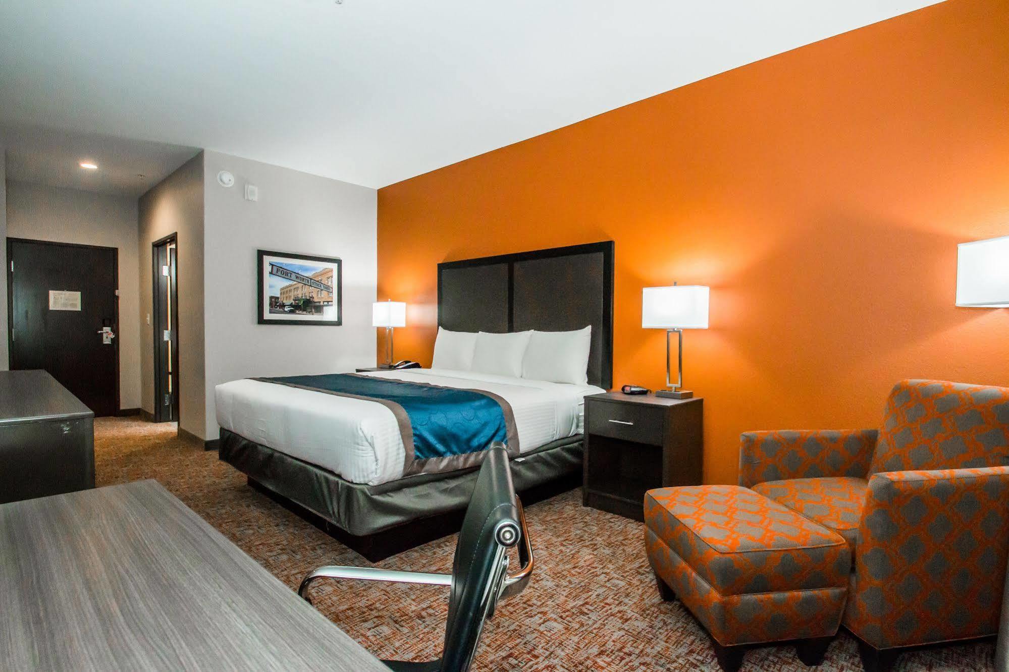 Executive Worth West Hotel