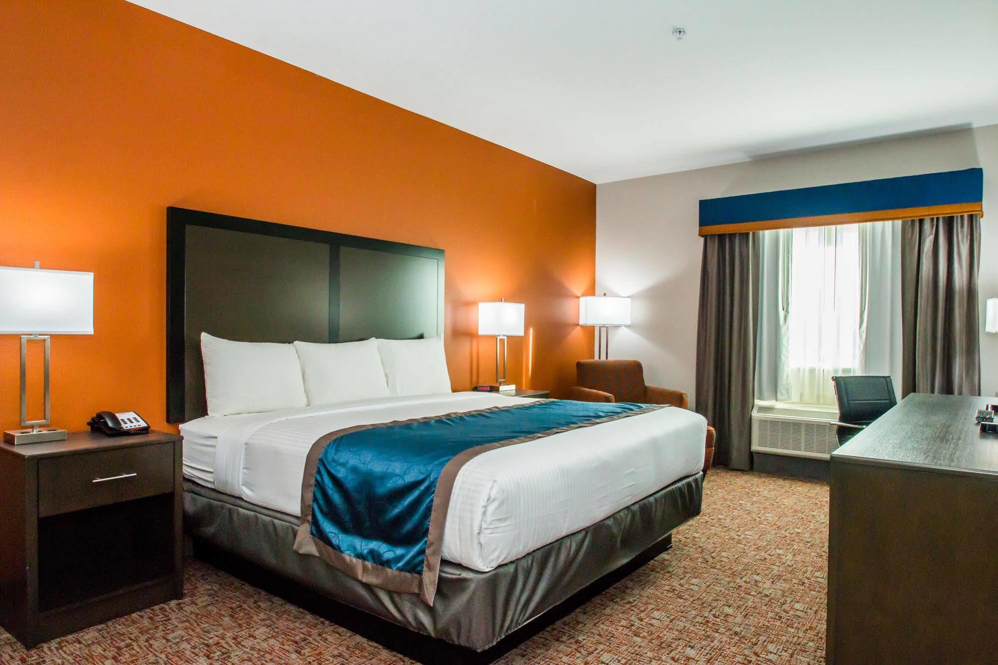 Executive Worth West Hotel 3*
